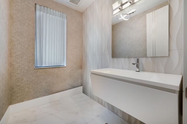 106 NE 16th Terrace, Fort Lauderdale, FL 33301