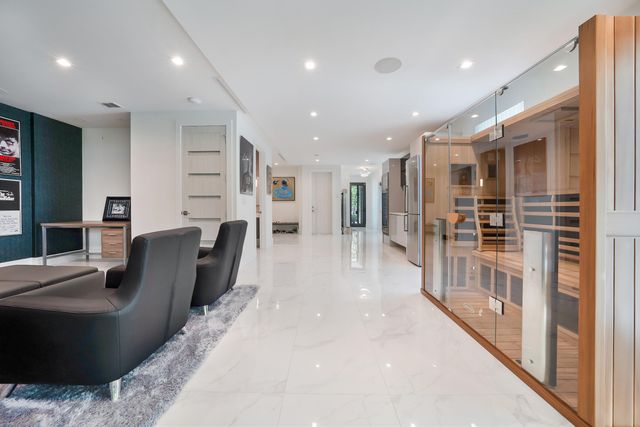 106 NE 16th Terrace, Fort Lauderdale, FL 33301