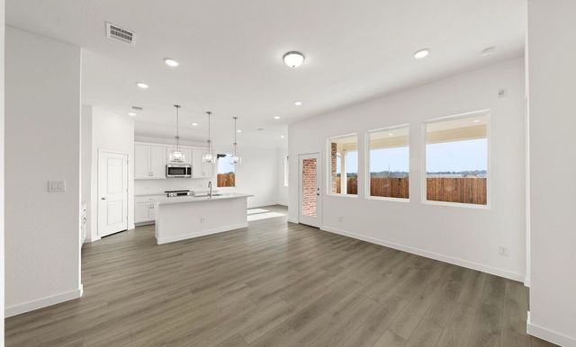 900 Colgate Circle, Princeton, TX 75407