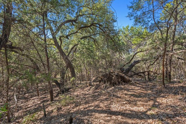 2306 Newton DR, Lago Vista, TX 78645