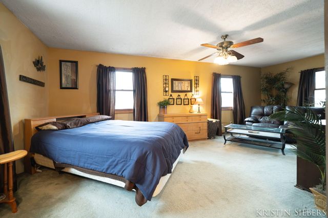 8252 Lamplight Drive, Jenison, MI 49428