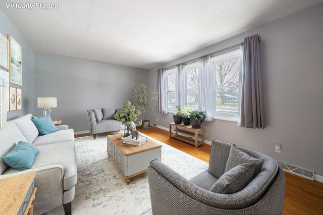 8252 Lamplight Drive, Jenison, MI 49428