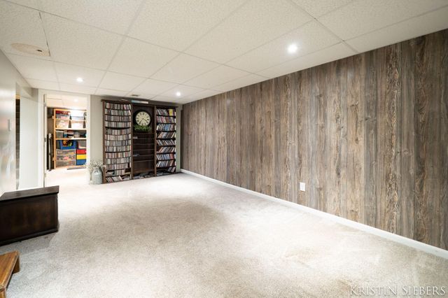 8252 Lamplight Drive, Jenison, MI 49428