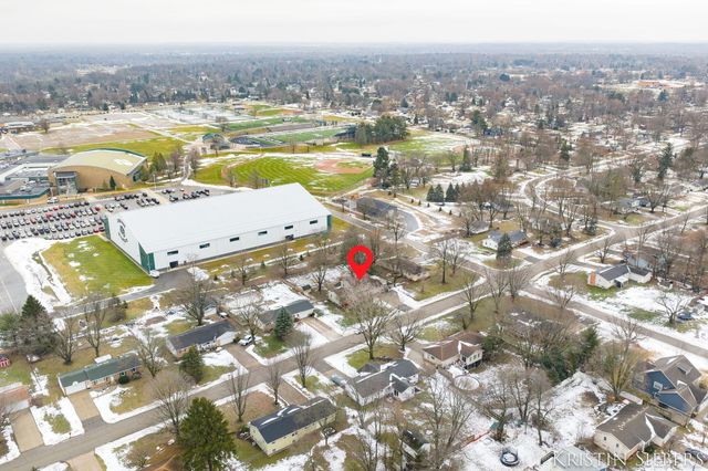 8252 Lamplight Drive, Jenison, MI 49428