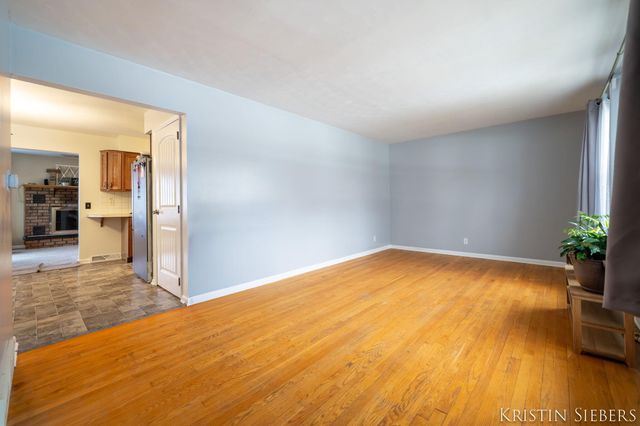 8252 Lamplight Drive, Jenison, MI 49428