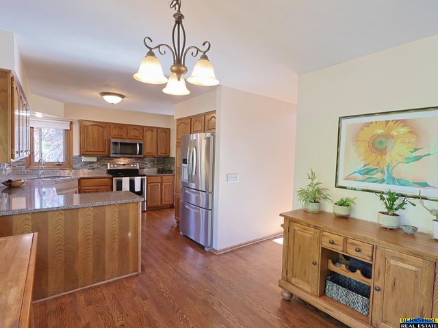 7010 S 30 Place, Lincoln, NE 68516