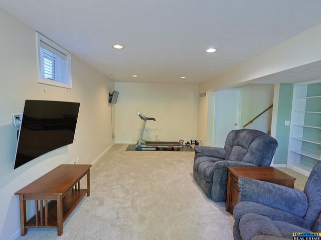7010 S 30 Place, Lincoln, NE 68516
