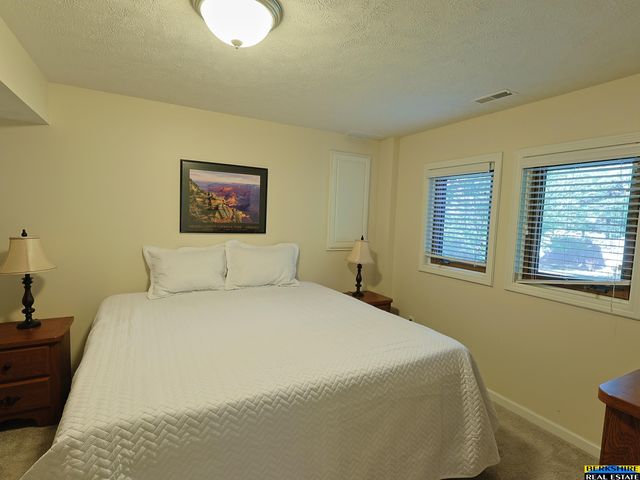 7010 S 30 Place, Lincoln, NE 68516