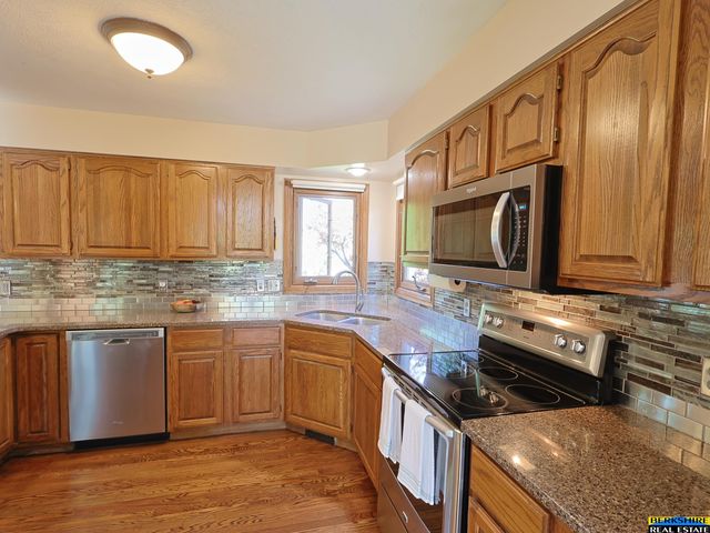 7010 S 30 Place, Lincoln, NE 68516