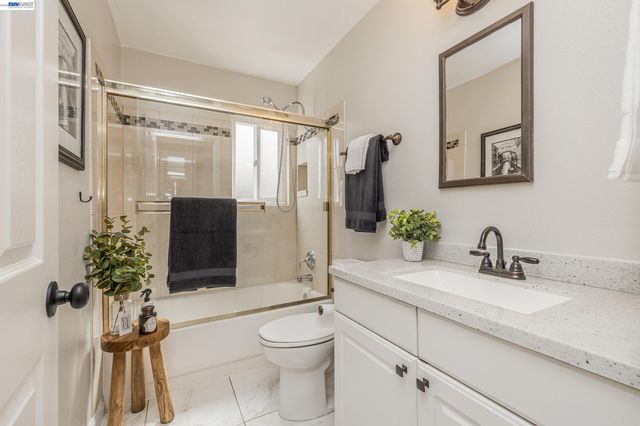 2279 Saint George Dr, Concord, CA 94520