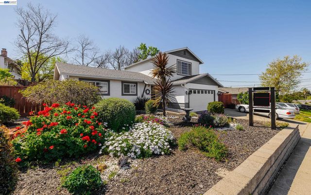 2279 Saint George Dr, Concord, CA 94520