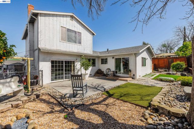 2279 Saint George Dr, Concord, CA 94520