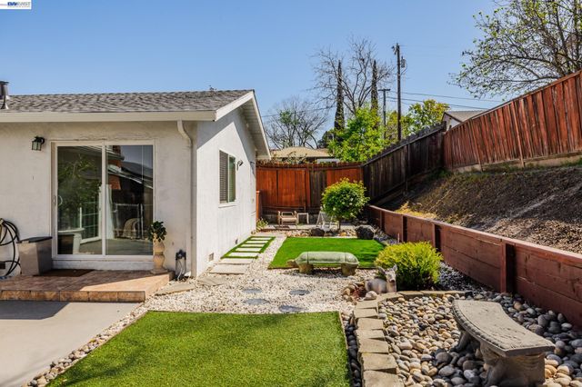 2279 Saint George Dr, Concord, CA 94520