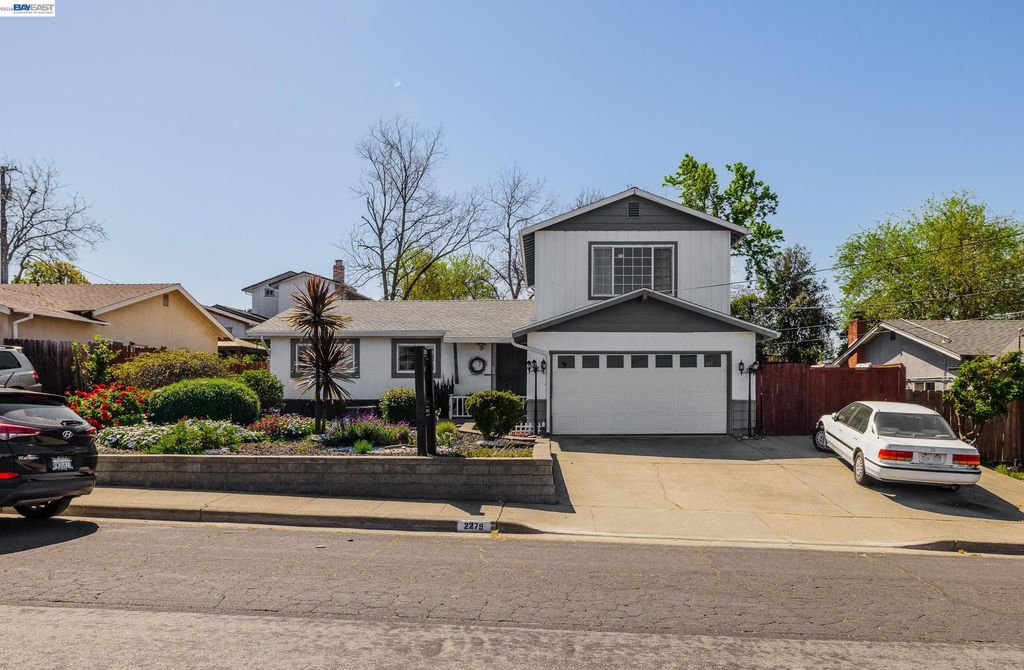 2279 Saint George Dr, Concord, CA 94520