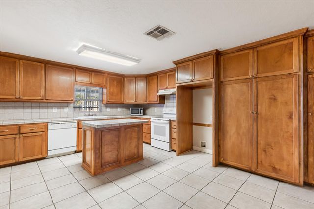 1120 E 26th Street, Houston, TX 77009