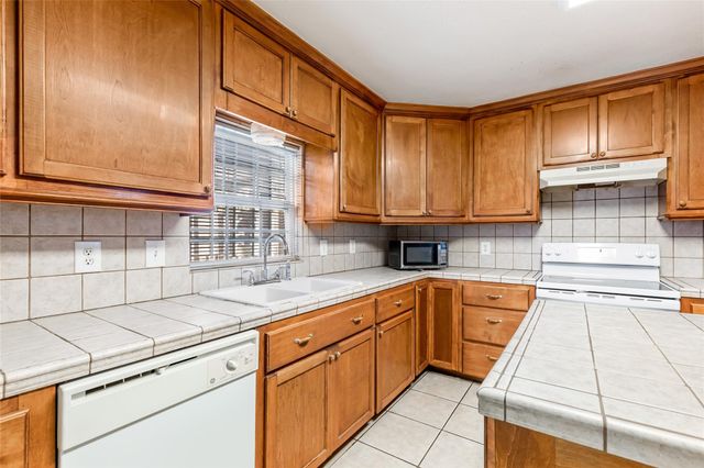 1120 E 26th Street, Houston, TX 77009