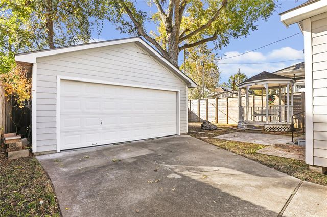 1120 E 26th Street, Houston, TX 77009