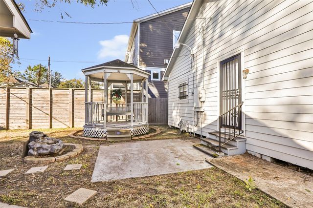 1120 E 26th Street, Houston, TX 77009