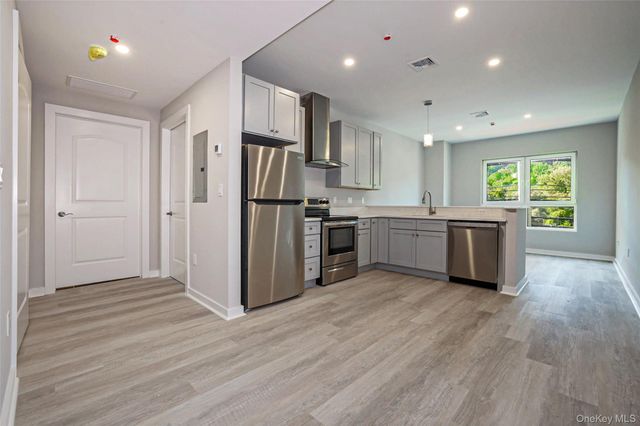 500 Commerce Street 108, Hawthorne, NY 10532