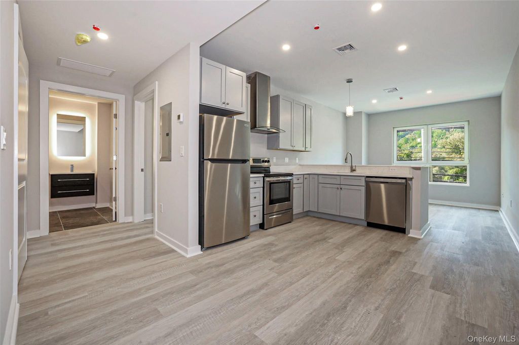 500 Commerce Street 108, Hawthorne, NY 10532