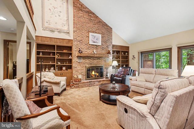 30 POPLAR LN, Elizabethtown, PA 17022