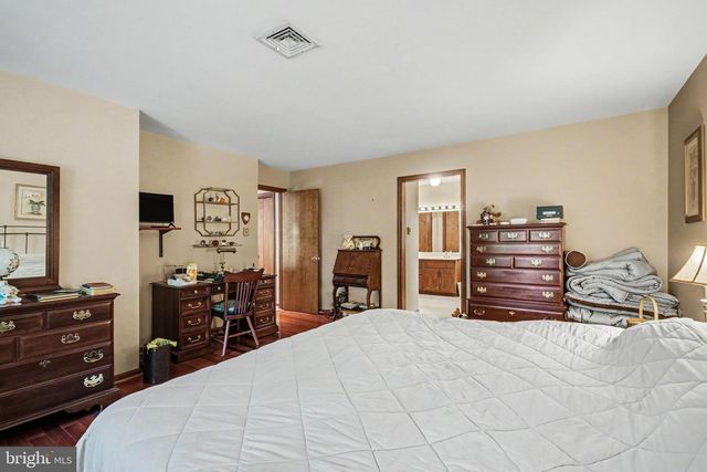 30 POPLAR LN, Elizabethtown, PA 17022