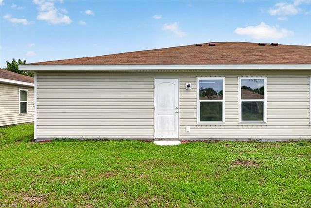 18303 Gibraltar LN, Lehigh Acres, FL 33936