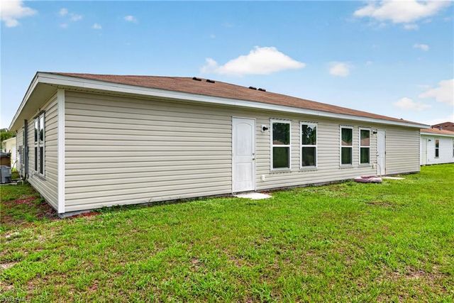 18303 Gibraltar LN, Lehigh Acres, FL 33936