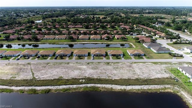 18303 Gibraltar LN, Lehigh Acres, FL 33936