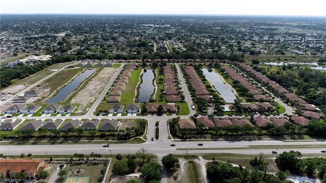 18303 Gibraltar LN, Lehigh Acres, FL 33936