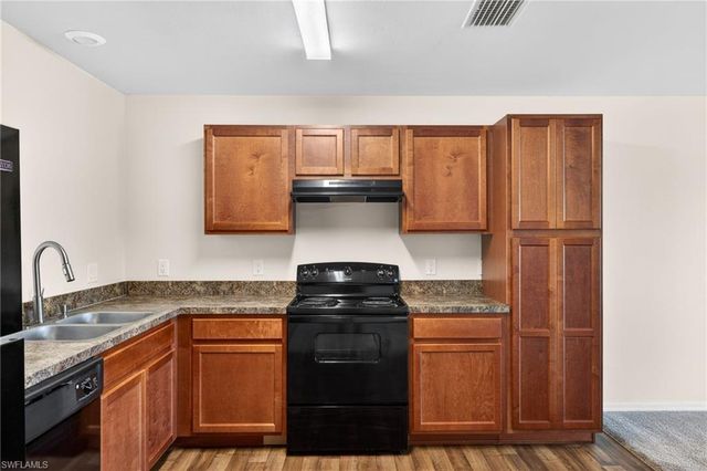 18303 Gibraltar LN, Lehigh Acres, FL 33936