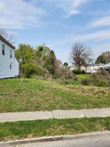 136 Mahan ST, Suffolk, VA 23434