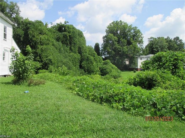 136 Mahan ST, Suffolk, VA 23434