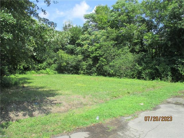 136 Mahan ST, Suffolk, VA 23434