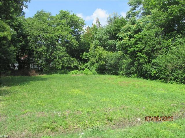 136 Mahan ST, Suffolk, VA 23434