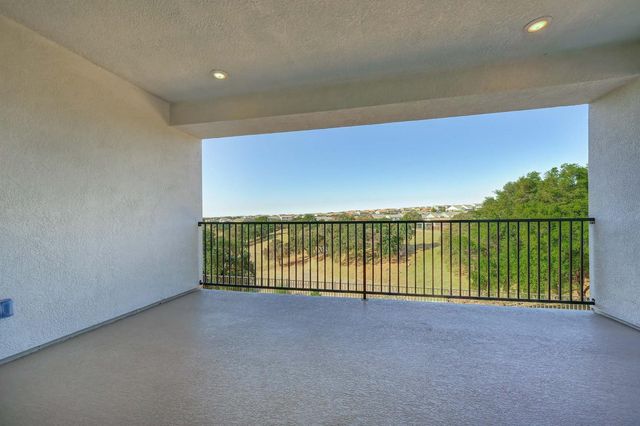 1352 Bear Creek Dr, Rocklin, CA 95765