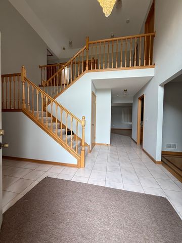 8020 Latrobe Avenue, Burbank, IL 60459