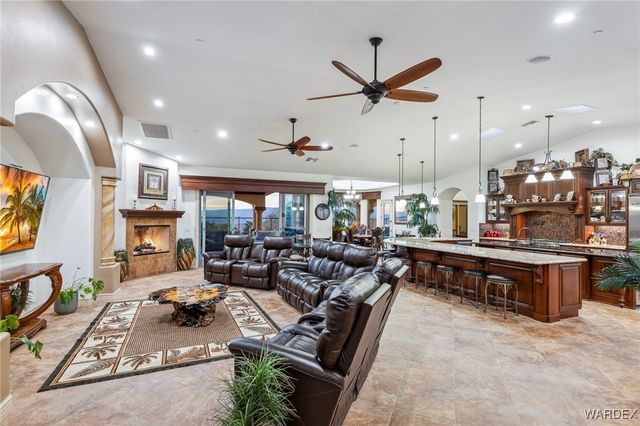 1423 Pioneer Trail, Bullhead City, AZ 86429