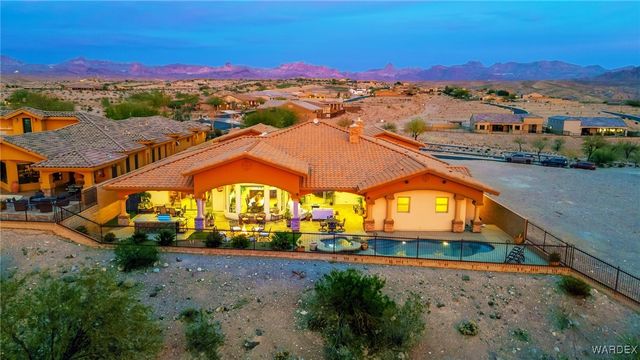 1423 Pioneer Trail, Bullhead City, AZ 86429