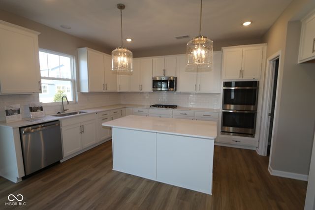 4092 Helm's Mill Drive, Mccordsville, IN 46055