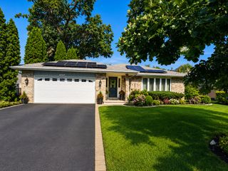 10615 S 83rd Avenue, Palos Hills, IL 60465