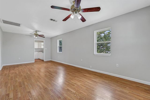 1801 55th Street, Galveston, TX 77551