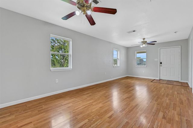 1801 55th Street, Galveston, TX 77551