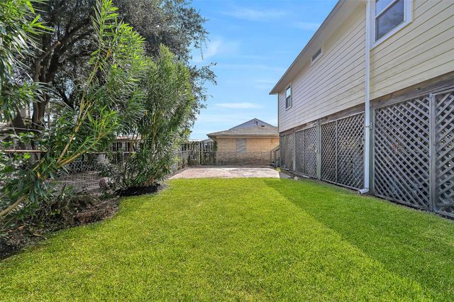 1801 55th Street, Galveston, TX 77551