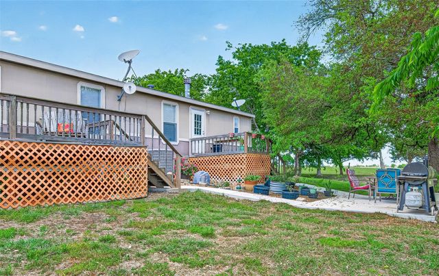 1045 Mcelroy Lane, New Ulm, TX 78950