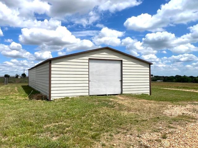 1045 Mcelroy Lane, New Ulm, TX 78950