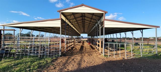 1045 Mcelroy Lane, New Ulm, TX 78950