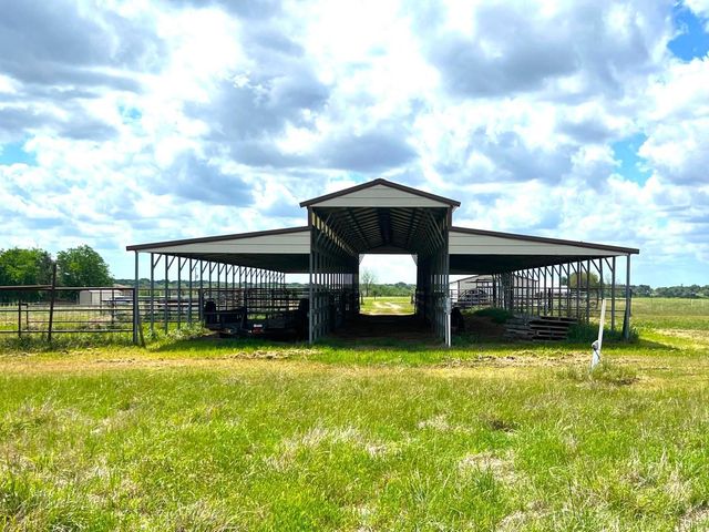 1045 Mcelroy Lane, New Ulm, TX 78950