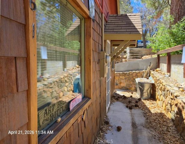 861 Santa Barbara, Sugarloaf, CA 92386