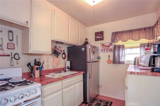 861 Santa Barbara, Sugarloaf, CA 92386
